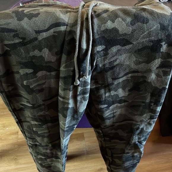 George green camo joggers - Picture 2 of 2